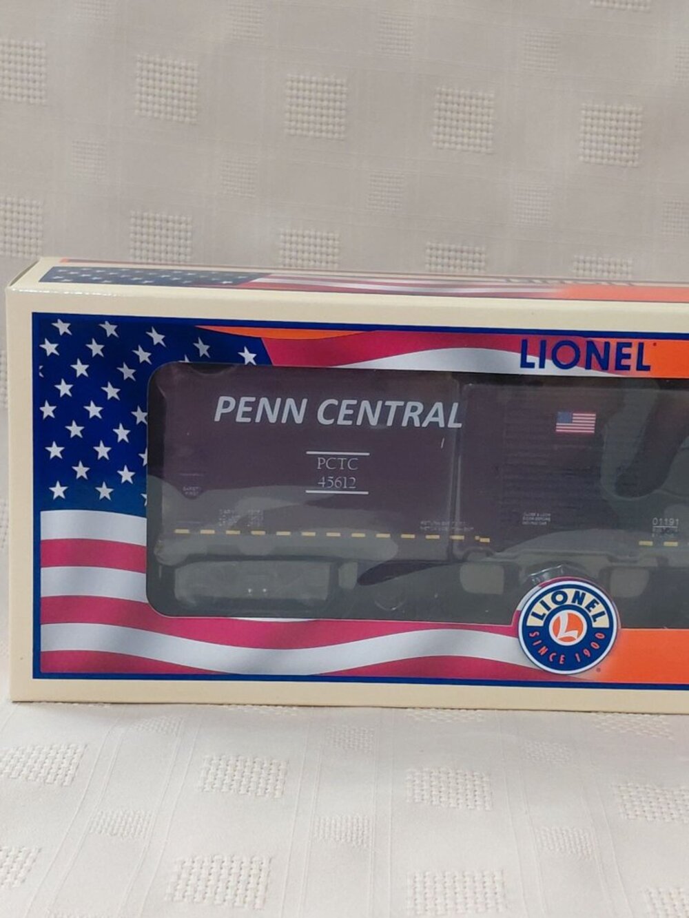 New Lionel METCA Penn Central PCTC 45612 Boxcar With Opening Doors 1901191 NIB - Picture 3 of 7